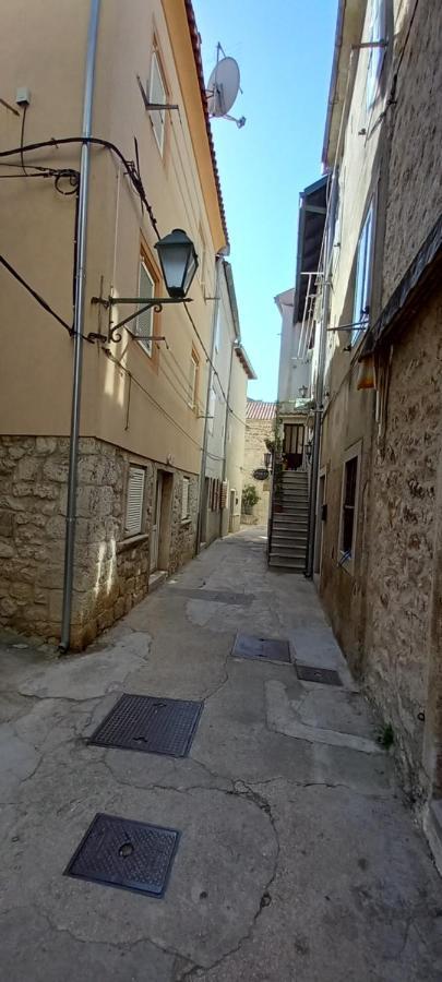 Sidar-old Town Apartment Cres